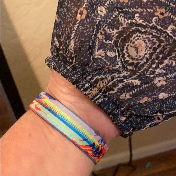 Lucky Brand long sleeve small semi-sheer blouse - Picture 4 of 9